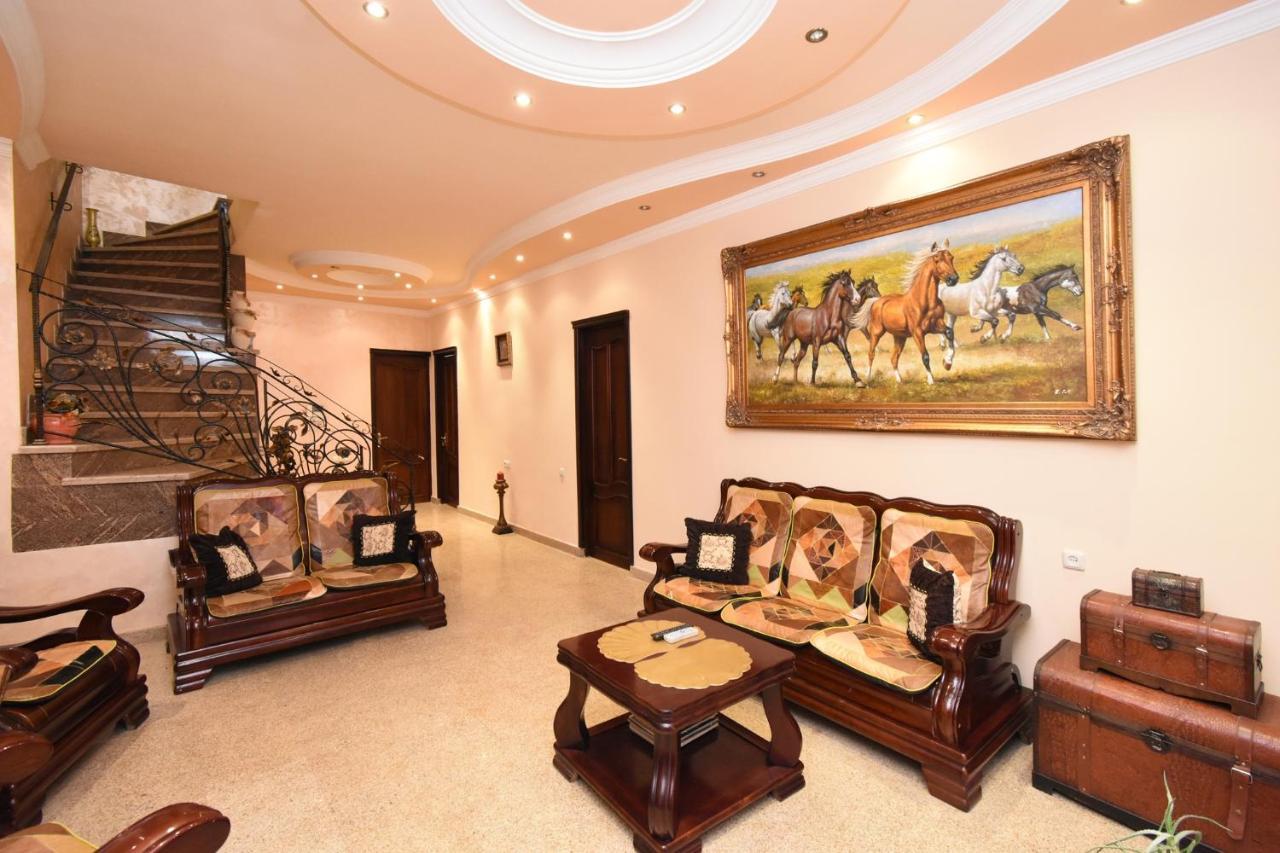 Guest House Yerevan Luaran gambar